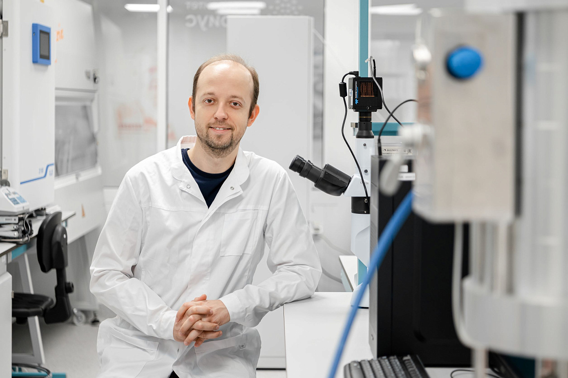 Учёный Сириуса Максим Никитин получил Государственную премию за механизм хранения и передачи данных в ДНК